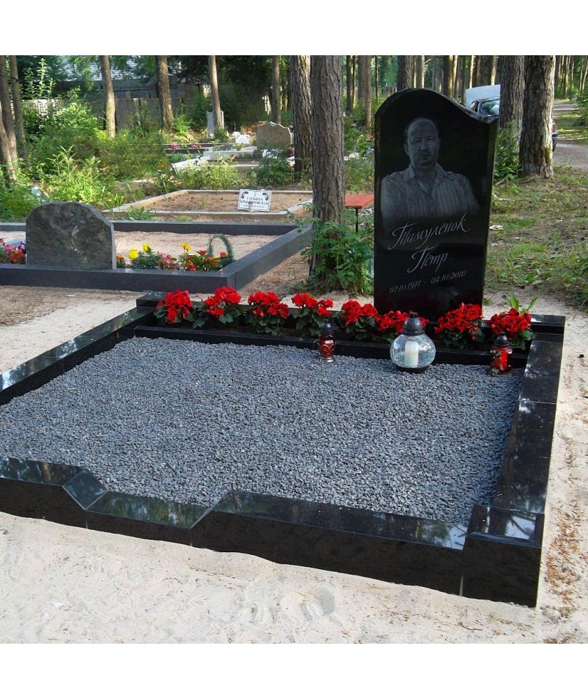 Гранитная ограда - Ограды для могил | Памятники | Надгробные плитки - Hauakivi Salong OÜ Гранитная ограда - Ограды для могил | Памятники | Надгробные плитки - Hauakivi Salong OÜ