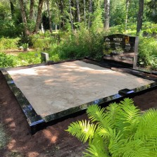 Personaalse lähenemise ja laia valikuga hauapiirded parima hinnaga