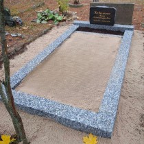 Pesubetoonist hauapiirded - Hauapiirded | Hauakivid | Hauaplaadid - Hauakivi Salong OÜ