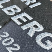 Hauaplaadi  kirja värv lakiga (kauakestev)