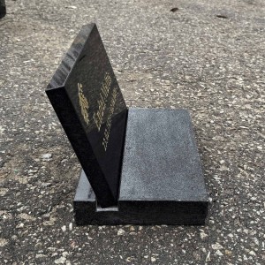 Гранитное основание для надгробной плитки (50x30cm)